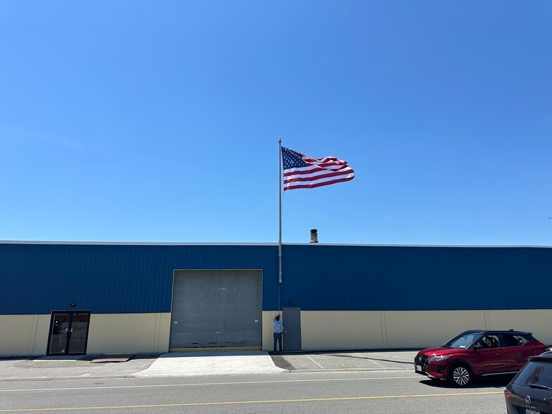 More Photos Of 3800 Hampton Rd, Oceanside Warehouse For Lease