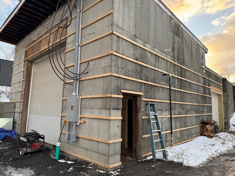 More Photos Of 7 Ruscitti Rd, New Windsor Township Flex For Lease