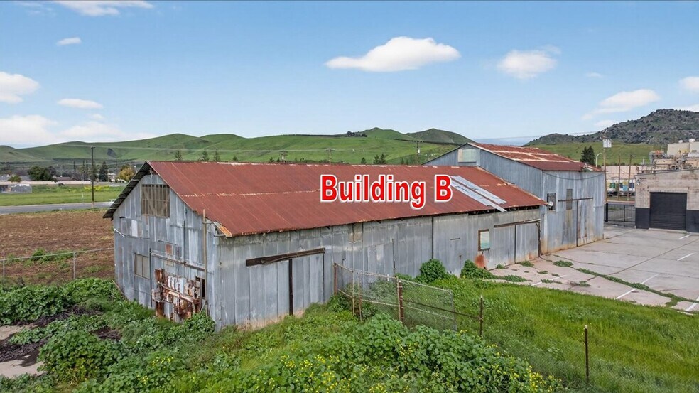 More Photos Of 749 N Plano St, Porterville Warehouse For Sale