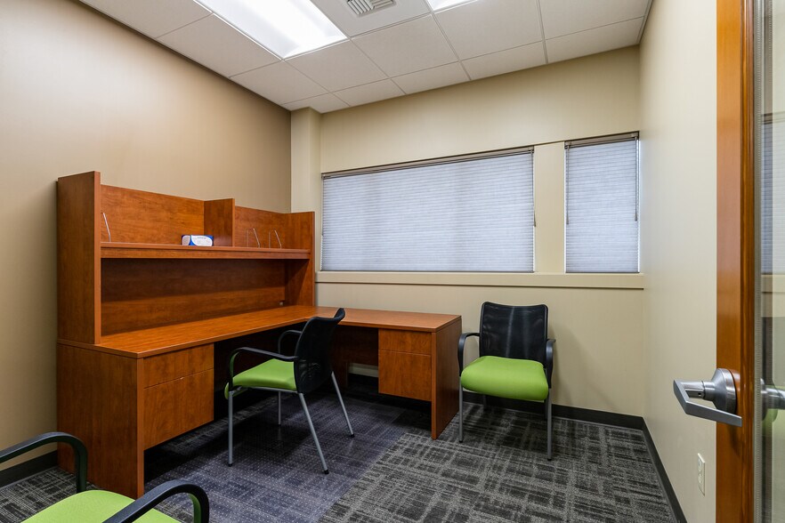 More Photos Of 1501 Cornwall Ave, Bellingham Bank For Sale