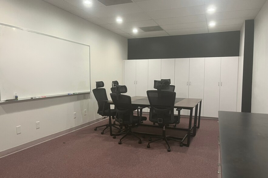 More Photos Of 6200-6250 Excelsior Blvd, Saint Louis Park Office For Lease