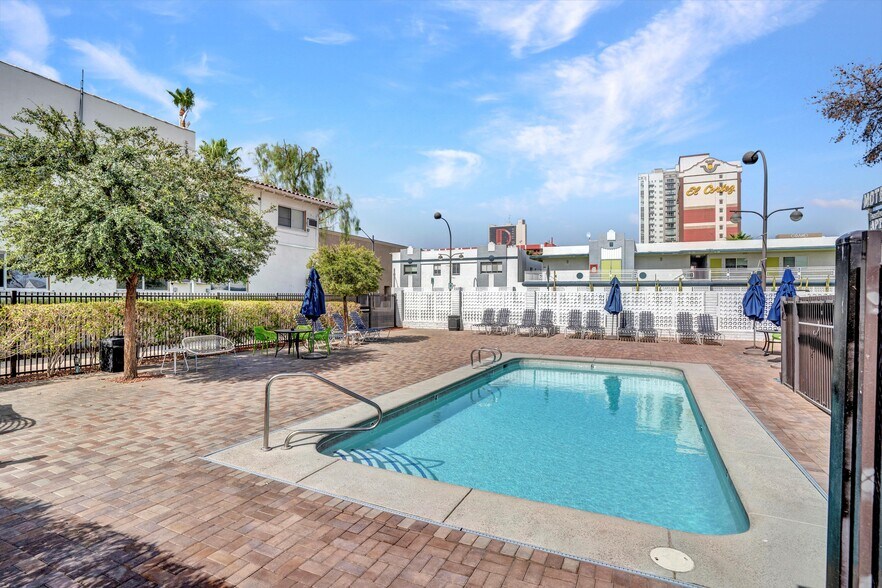 More Photos Of 129 N 8th St, Las Vegas Hotel For Sale