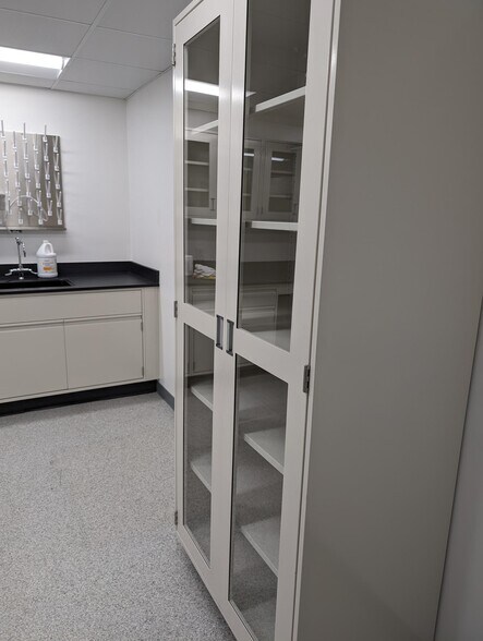 More Photos Of 1057 Gayley Ave, Los Angeles Medical For Lease