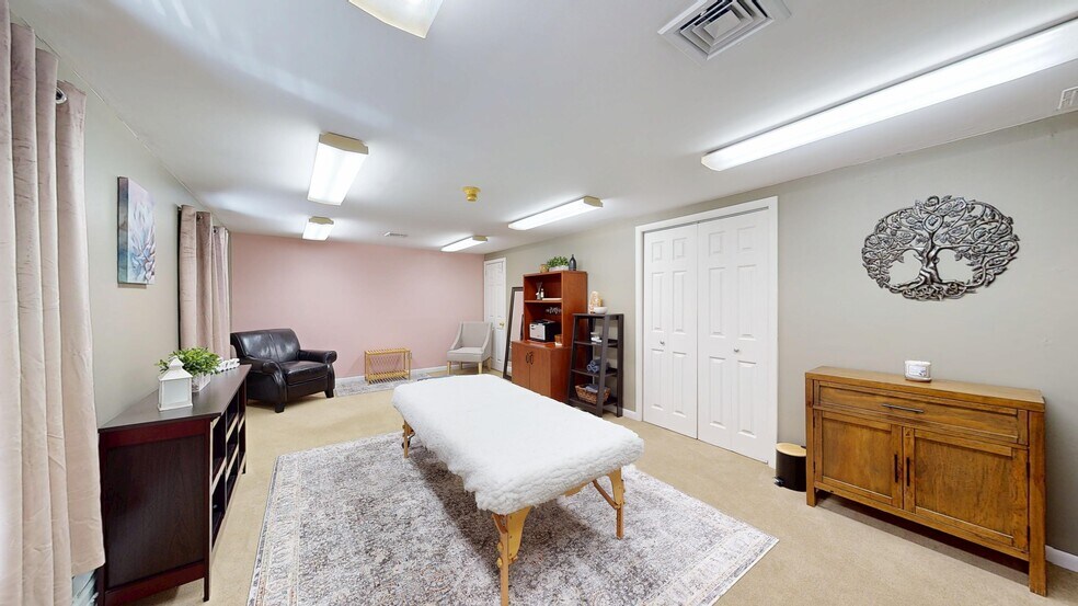More Photos Of 172 Tuckerton Rd, Medford Office For Sale