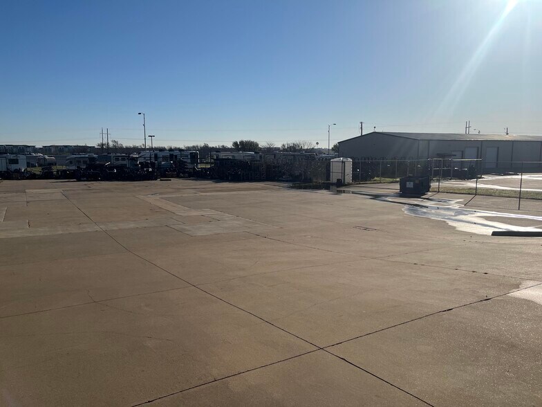 More Photos Of 1486 Champion Rd, Terrell Warehouse For Lease