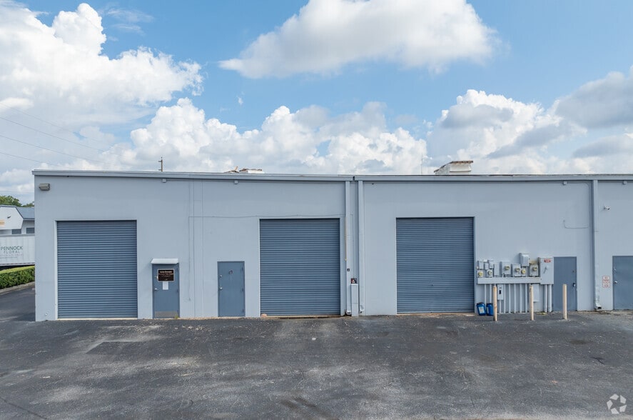 More Photos Of 3443-3479 Parkway Center Ct, Orlando Unknown For Lease