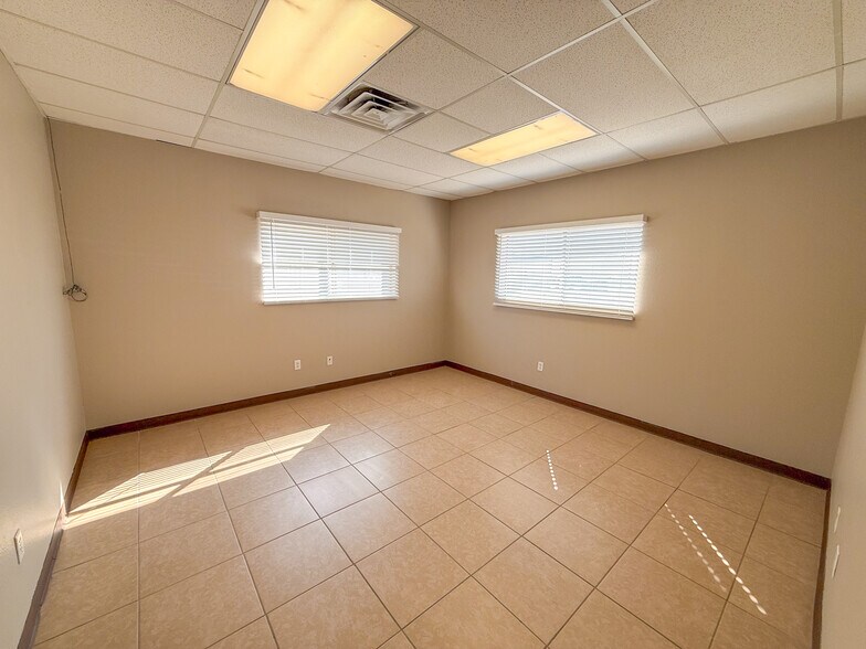 More Photos Of 12718 TX-191, Midland Warehouse For Lease