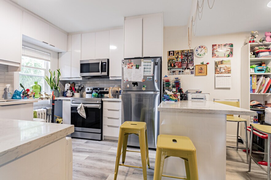 More Photos Of 164 Sunnyside Av, Toronto Multifamily For Sale