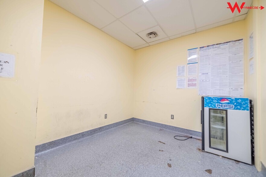 More Photos Of 641 Camino de los Mares, San Clemente Storefront For Lease