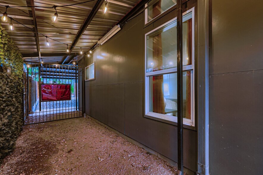 More Photos Of 2426 Webberville Rd, Austin Storefront Retail Residential For Lease