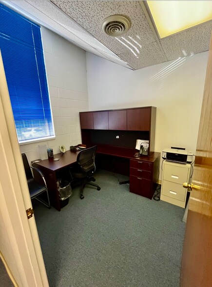 More Photos Of 222 Severn Ave, Annapolis Unknown For Lease