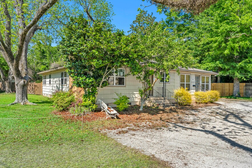 More Photos Of 1001 Randall Ave, Daphne Office Residential For Lease