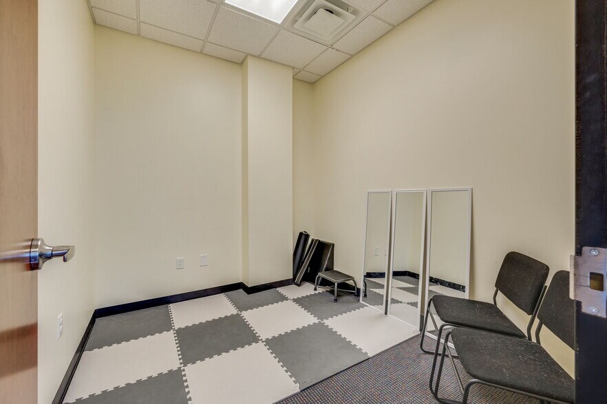 More Photos Of 400-444 Clinchfield St, Kingsport Medical For Sale