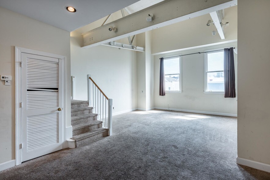 More Photos Of 289-291 King St, Charleston Apartments For Sale