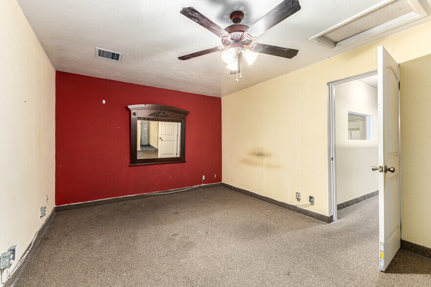 More Photos Of 545 E University Dr, Mesa Office For Sale