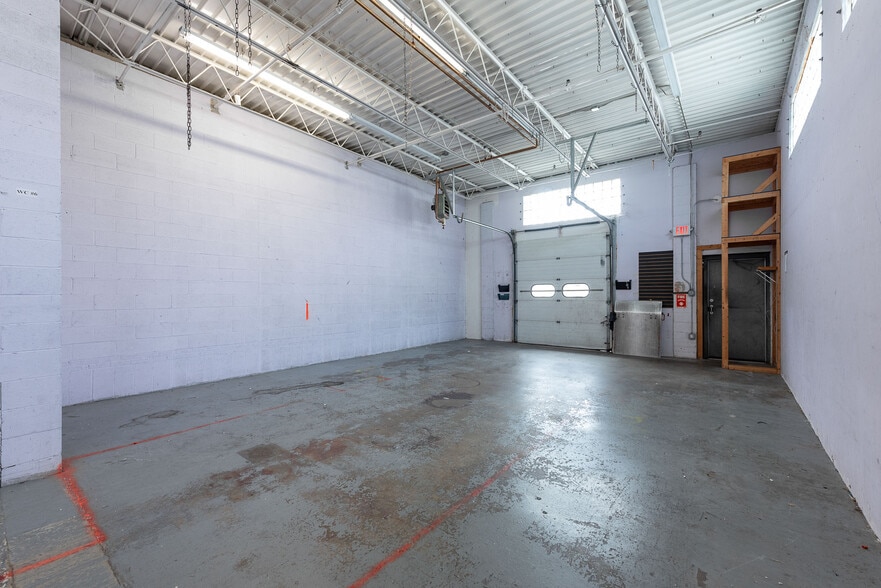 More Photos Of 120 Andover St, Danvers Freestanding For Lease