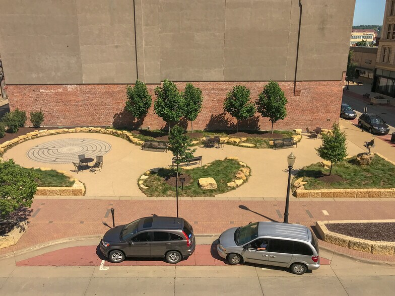 More Photos Of 799 Main St, Dubuque Apartments For Lease