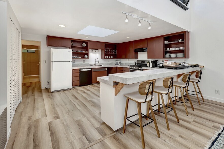 More Photos Of 34206 Sepulveda Ave, Dana Point Light Manufacturing For Lease