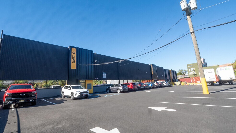 More Photos Of 7001 Anpesil Dr, North Bergen Warehouse For Lease