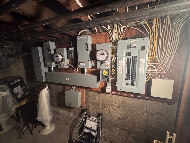 More Photos Of 1620 Bloor St W, Toronto Storefront Retail Residential For Sale