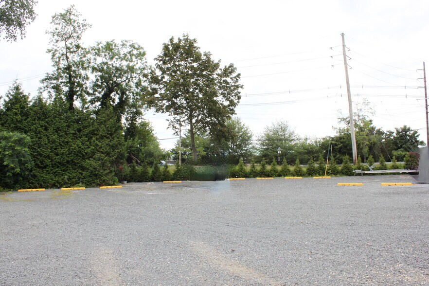 More Photos Of 6 Stockton Lake Blvd, Manasquan Showroom For Lease