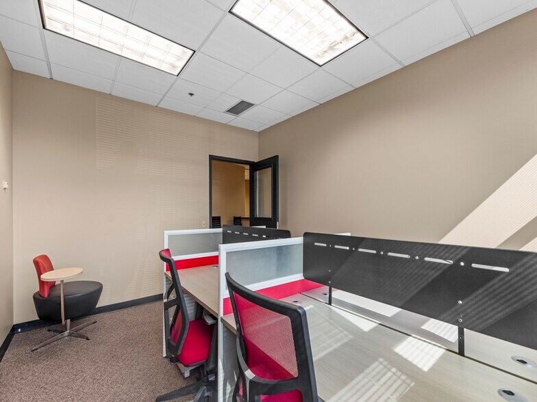 More Photos Of 174 Clarkson Rd, Ballwin Office For Sale