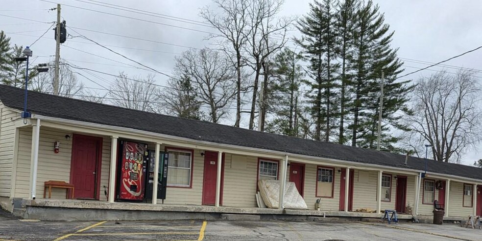 More Photos Of 279 Mayberry St, Sparta Hotel For Sale