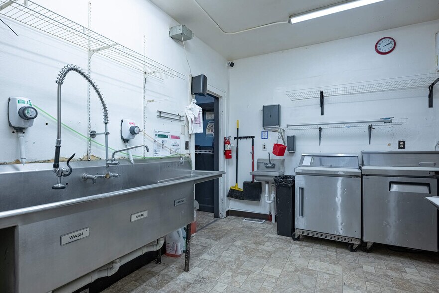 More Photos Of 229 N Belmont Ave, Springfield Storefront Retail Residential For Sale