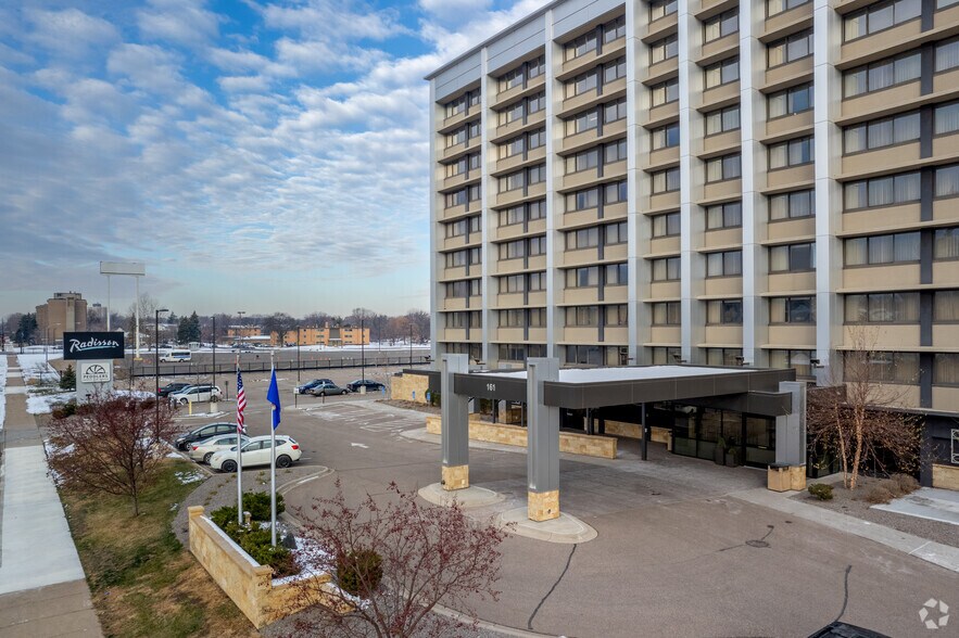 More Photos Of 161 Rondo Ave, Saint Paul Hotel For Lease