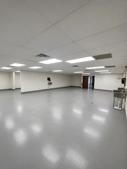 More Photos Of 1220-1242 Rankin Dr, Troy Warehouse For Lease