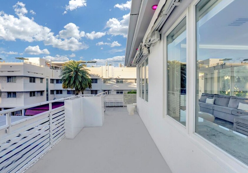 More Photos Of 124 11th St, Miami Beach Hotel For Sale