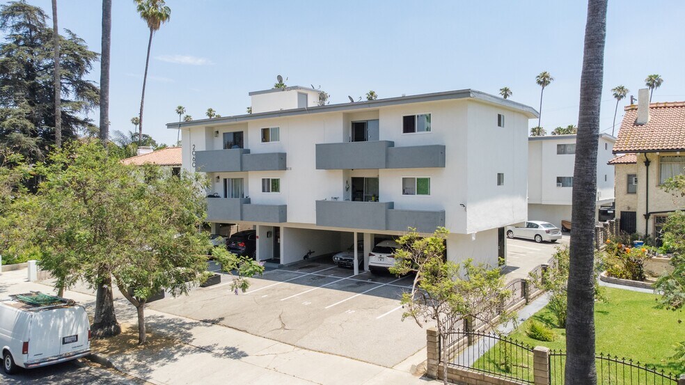 Primary Photo Of 2060 S Hobart Blvd, Los Angeles Multifamily For Sale