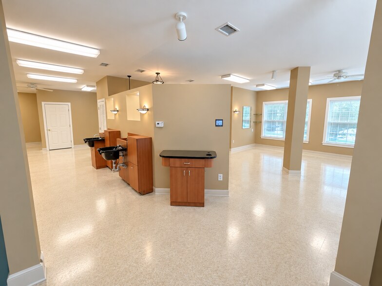 More Photos Of 5816 Creedmoor Rd, Raleigh Medical For Lease