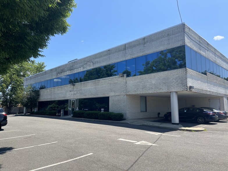 Primary Photo Of 4400 Veterans Memorial Hwy, Holbrook Office For Lease