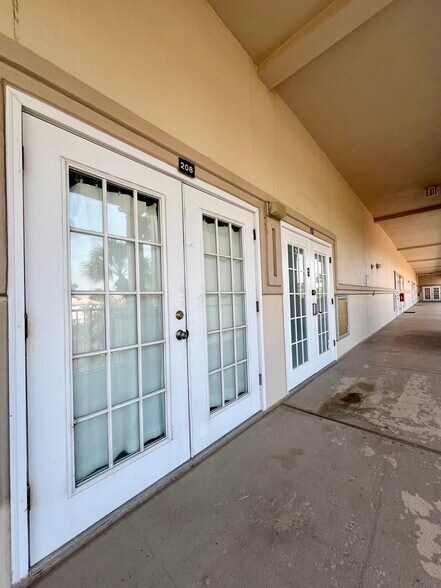 More Photos Of 4507 Furling Ln, Destin Loft Creative Space For Sale