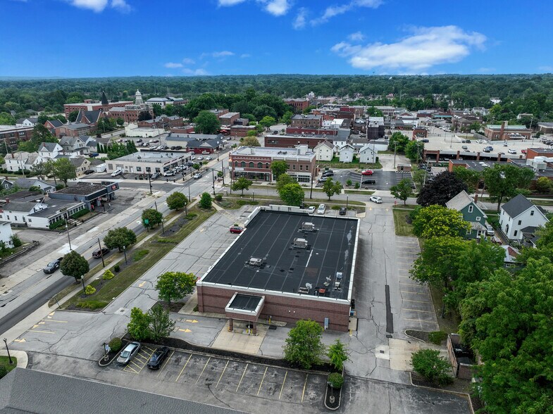 More Photos Of 207 N Court St, Medina Freestanding For Sale