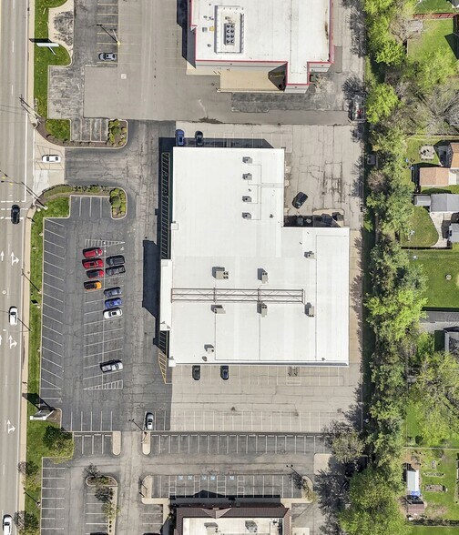 More Photos Of 832-840 N Lexington Springmill Rd, Mansfield General Retail For Lease