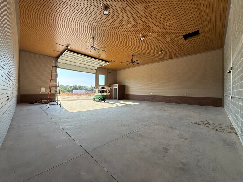 More Photos Of 144 McCrary Rd, Mooresville Industrial For Sale