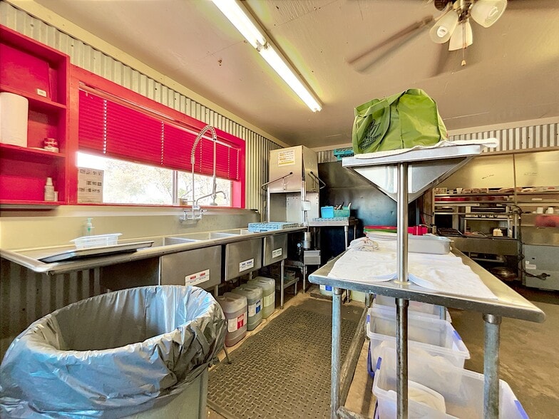 More Photos Of 3047 TX-16 Hwy, Tilden General Retail For Sale