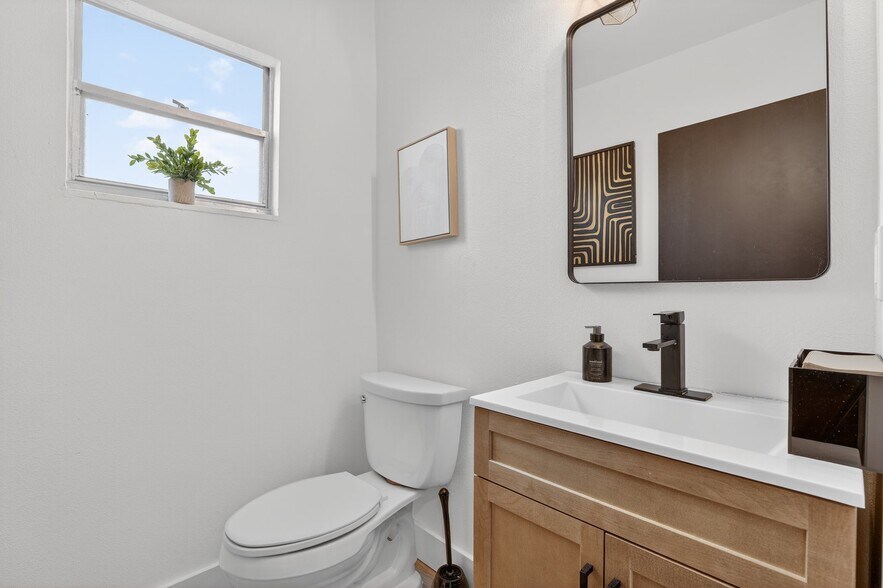 More Photos Of 1922 Hillcrest St, Orlando Office For Sale