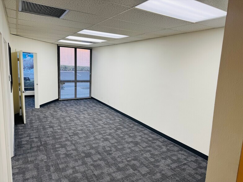 More Photos Of 4891 Ronson Ct, San Diego Warehouse For Lease