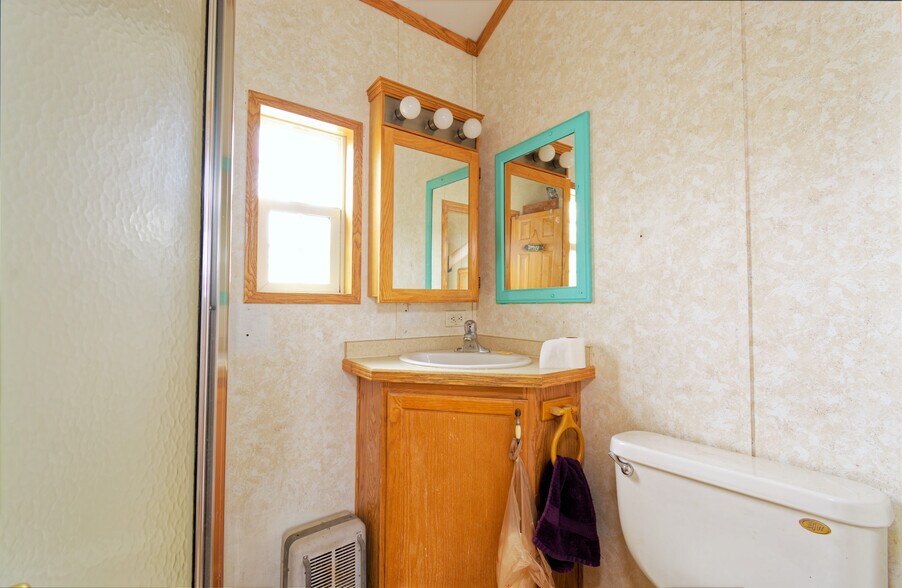 More Photos Of 566 Central Blvd, Quartzsite Freestanding For Sale