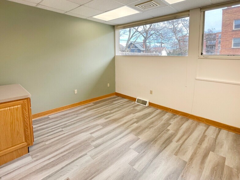 More Photos Of 1920 Monroe St, Madison Medical For Lease