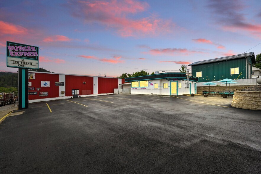 More Photos Of 213 W College Ave, Saint Maries Restaurant For Sale
