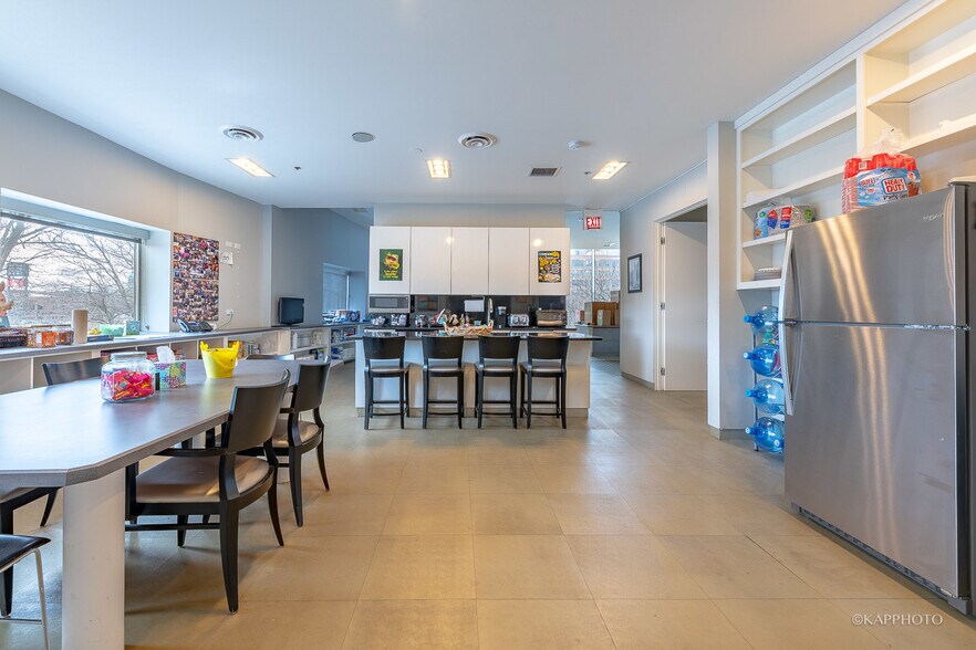 More Photos Of 1133 W Van Buren St, Chicago Medical For Lease