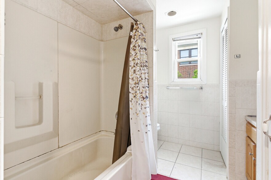 More Photos Of 99 Pulaski St, Newark Apartments For Sale