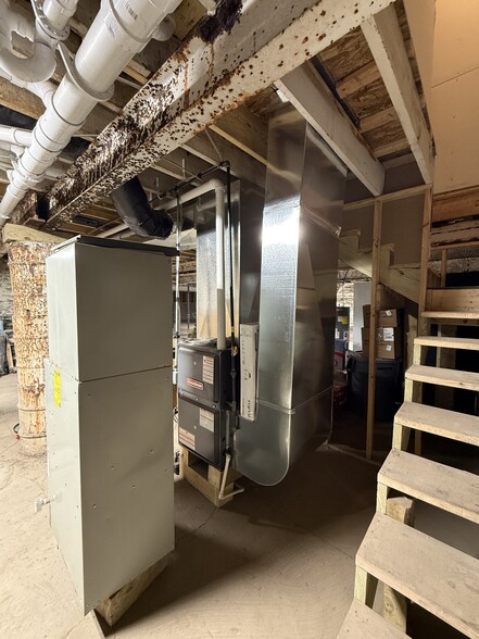 More Photos Of 502 1st St, LaSalle Storefront For Sale