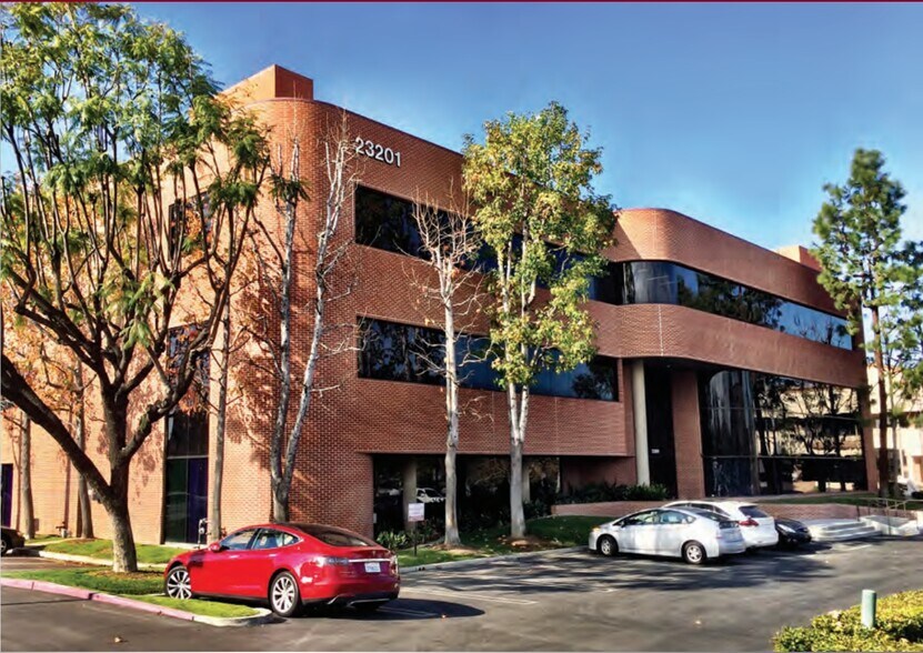 More Photos Of 23201 Lake Center Dr, Lake Forest Office For Lease