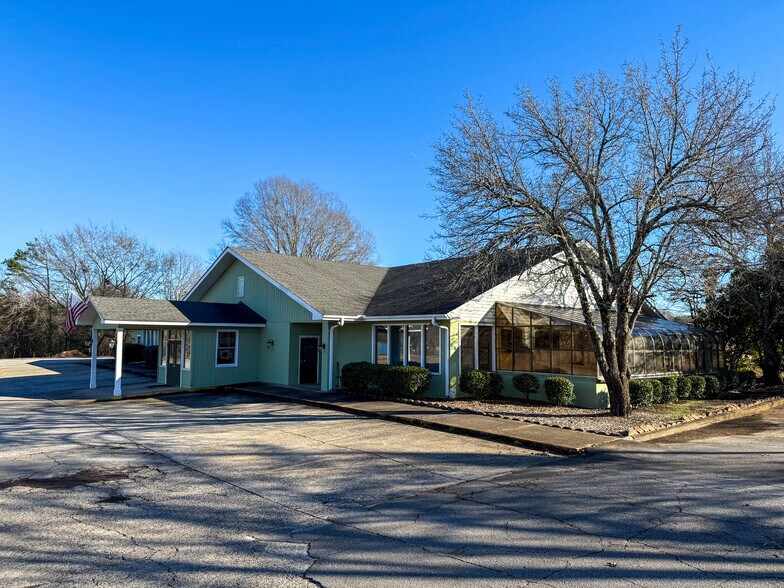 Primary Photo Of 619 Oakland Rd, Spindale Restaurant For Lease