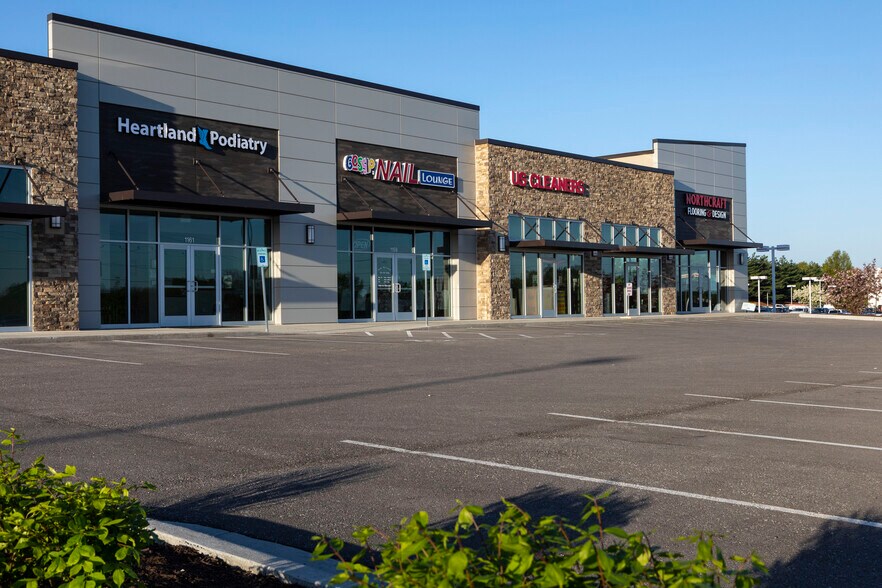 More Photos Of 1151 Oldham Pky, Lee's Summit General Retail For Sale